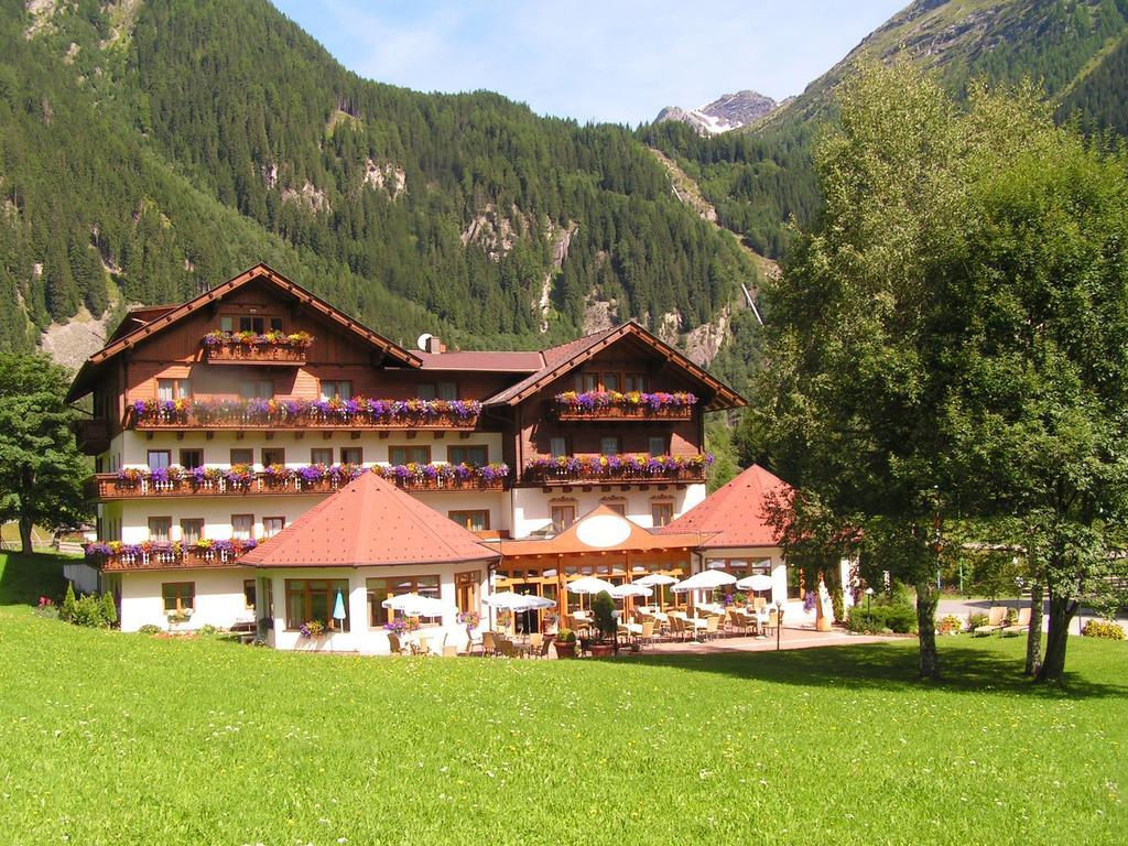 Alpenhotel Badmeister Flattach Eksteriør billede