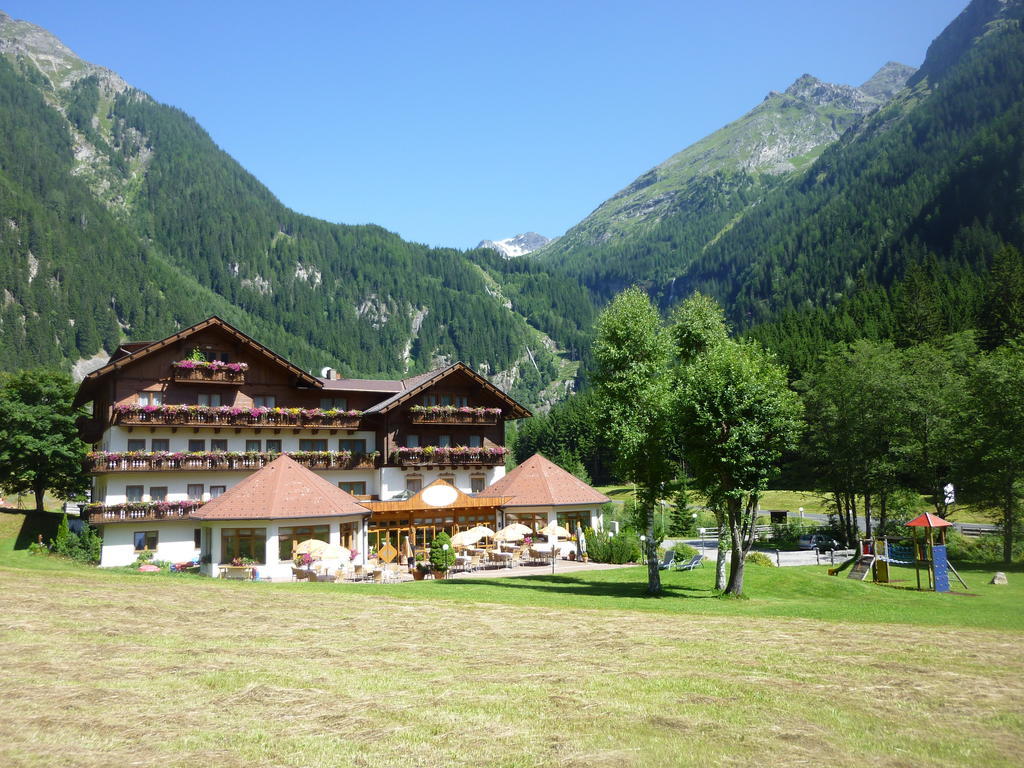 Alpenhotel Badmeister Flattach Eksteriør billede