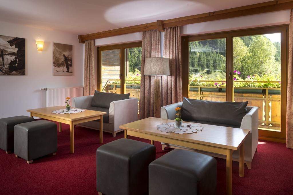 Alpenhotel Badmeister Flattach Eksteriør billede